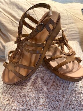 Baretraps Braided T-Strap